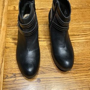 Black Earth Origins Womens's ankle boots size 10